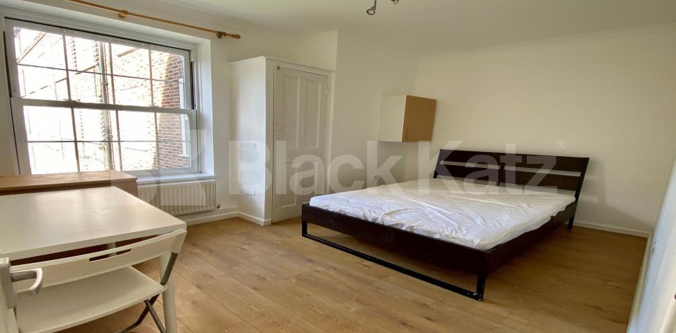 			LET , 2 Bedroom, 1 bath, 1 reception Apartment			 Falmouth Road, Elephant and Castle 