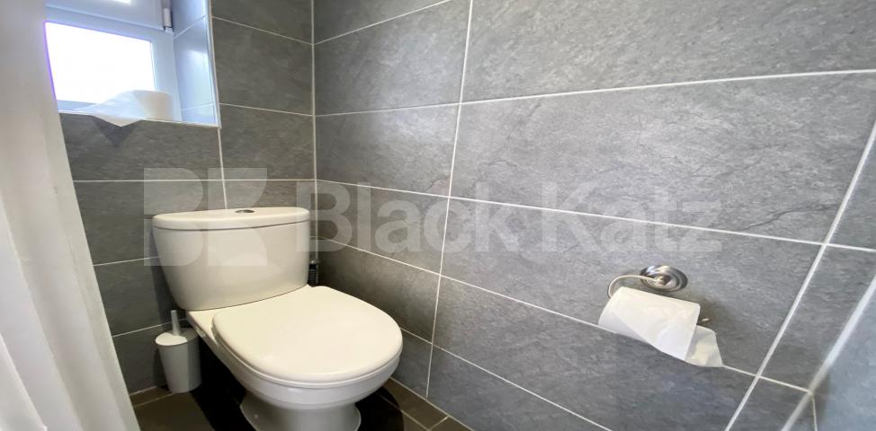 			LET , 2 Bedroom, 1 bath, 1 reception Apartment			 Falmouth Road, Elephant and Castle 
