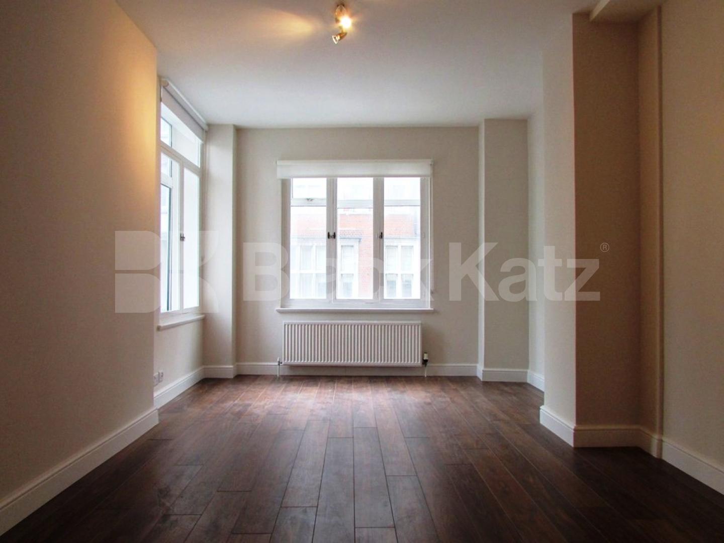 			NEW INSTRUCTION!, 2 Bedroom, 1 bath, 1 reception Flat			 Euston Road, EUSTON