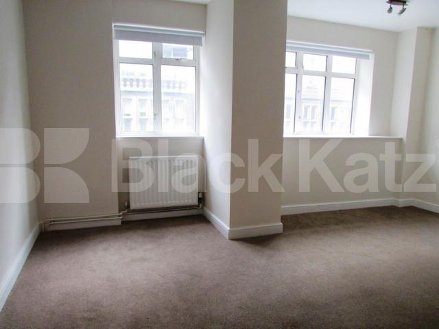 			NEW INSTRUCTION!, 2 Bedroom, 1 bath, 1 reception Flat			 Euston Road, EUSTON