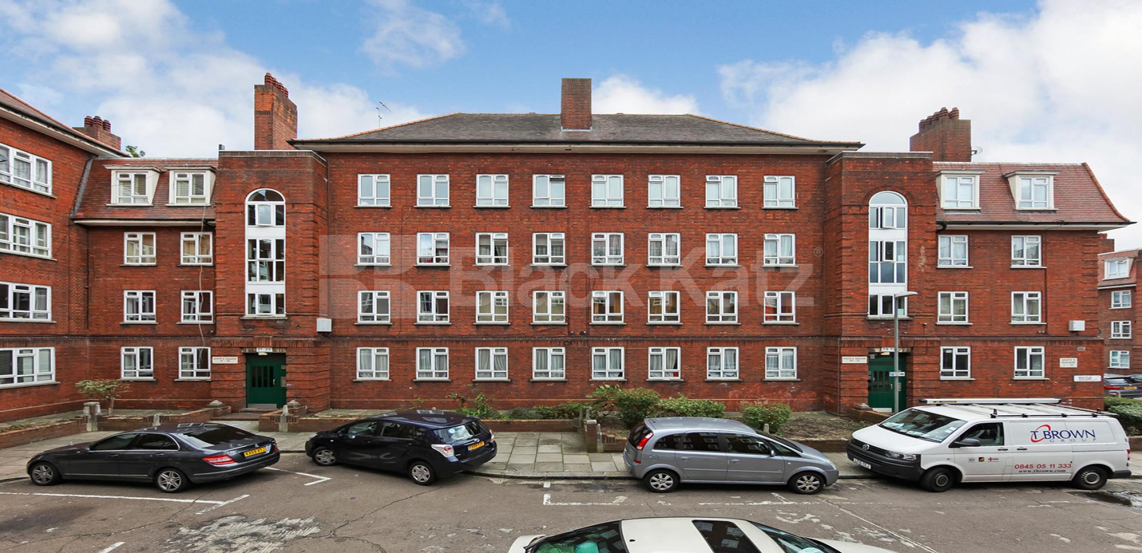 			LET , 3 Bedroom, 1 bath, 1 reception Apartment			 Whites Square, Clapham Common