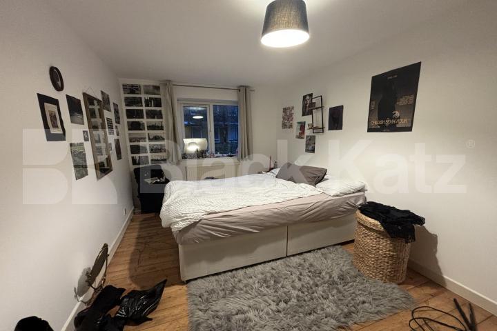 Prime location on the corner of the ever popular Bermondsey Street  Three Bridges, Whites Grounds, London Bridge