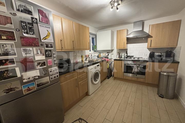 Prime location on the corner of the ever popular Bermondsey Street  Three Bridges, Whites Grounds, London Bridge