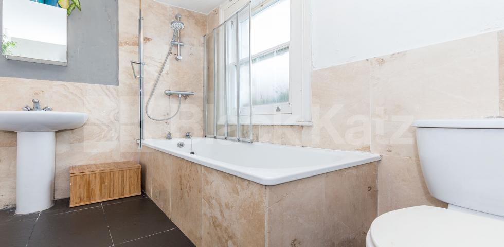 			NEW INSTRUCTION!, 2 Bedroom, 1 bath, 1 reception Flat			 Womersley Road, CROUCH END