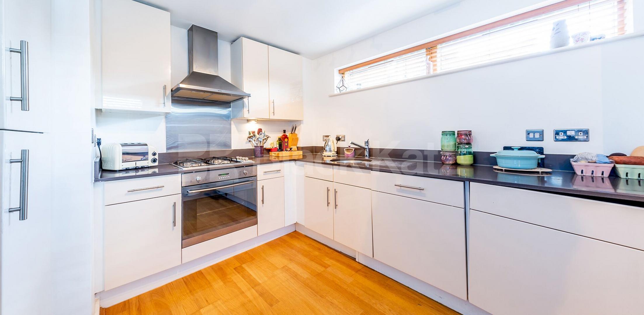 			1 Bedroom, 1 bath, 1 reception Flat			 Womersley Road, CROUCH END