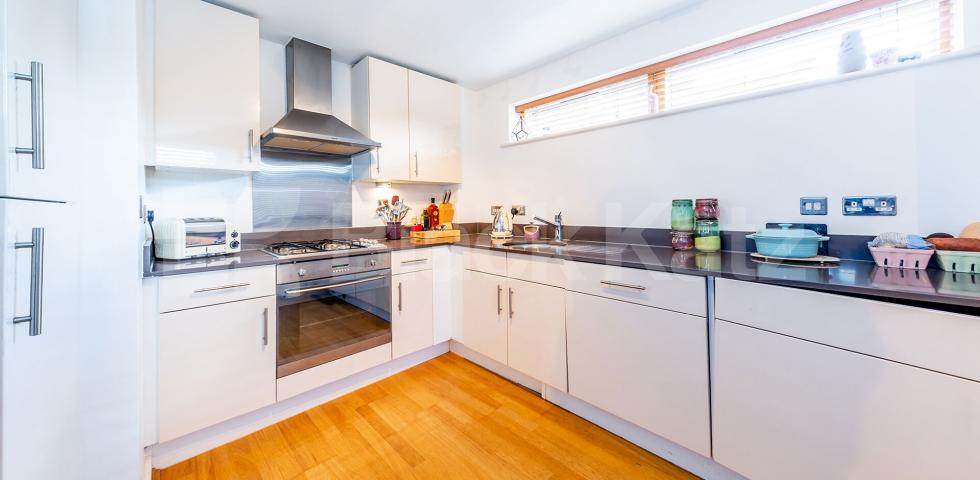 			1 Bedroom, 1 bath, 1 reception Flat			 Womersley Road, CROUCH END