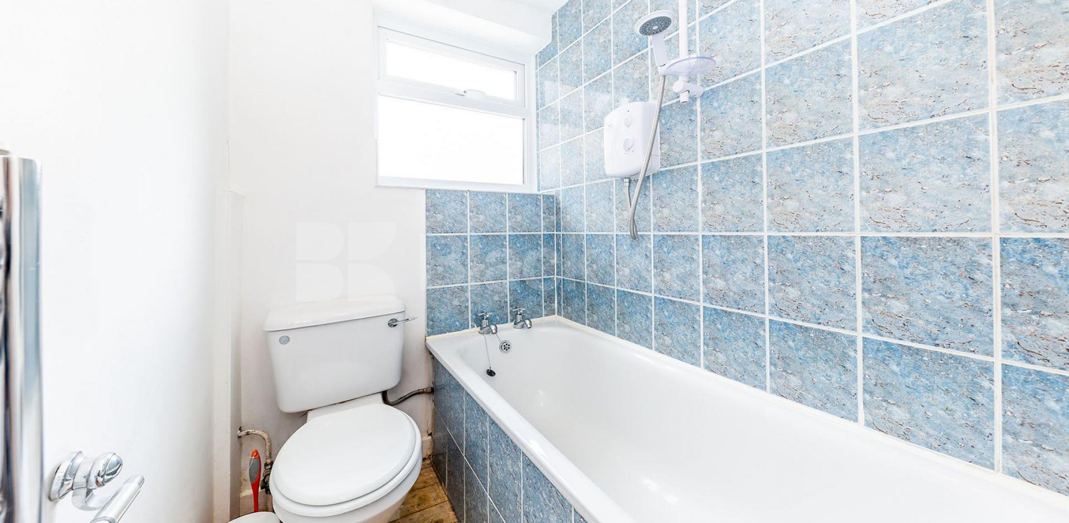 			3 Bedroom, 1 bath, 1 reception Flat			 Archway Road, Highgate / Archway