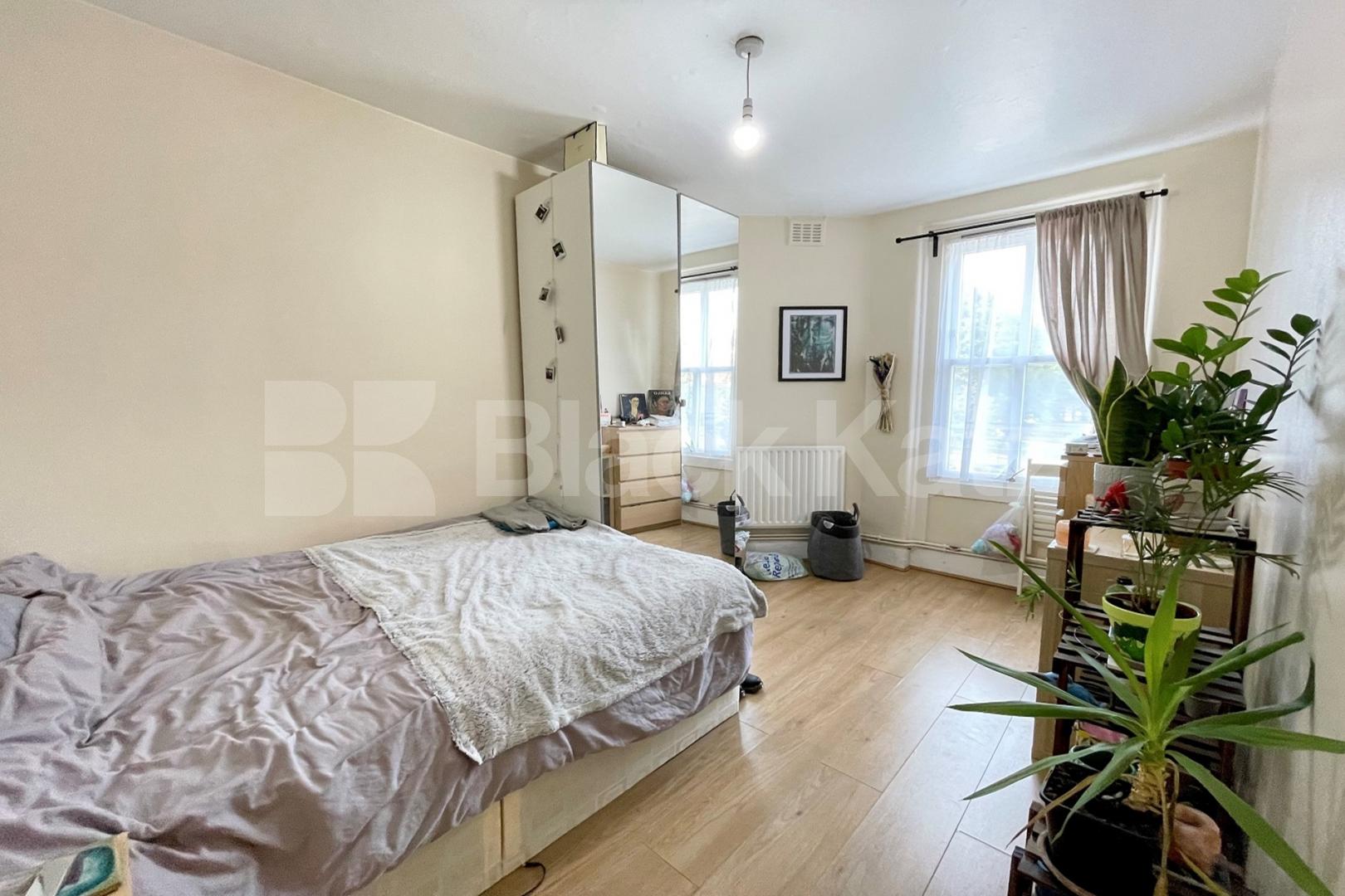 Bright & airy with stunning roof terrace with far reaching views of London Waleran Flats Old Kent Road, Borough/London Bridge