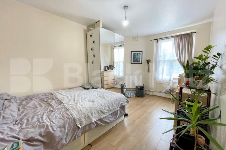Bright & airy with stunning roof terrace with far reaching views of London Waleran Flats Old Kent Road, Borough/London Bridge