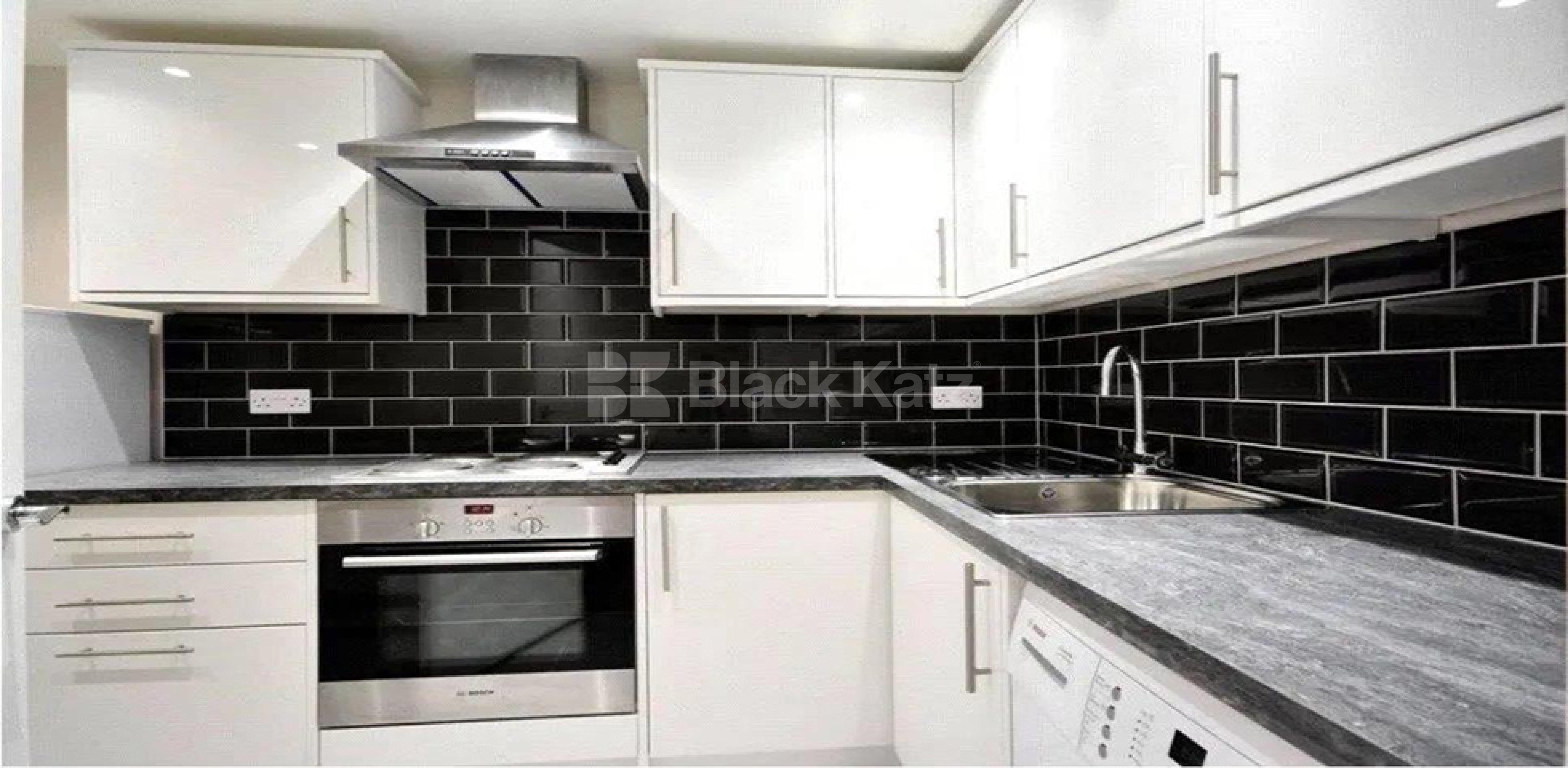 Recently refurbished two bed in Euston mins to ucl & uch  Euston Road, Euston NW1