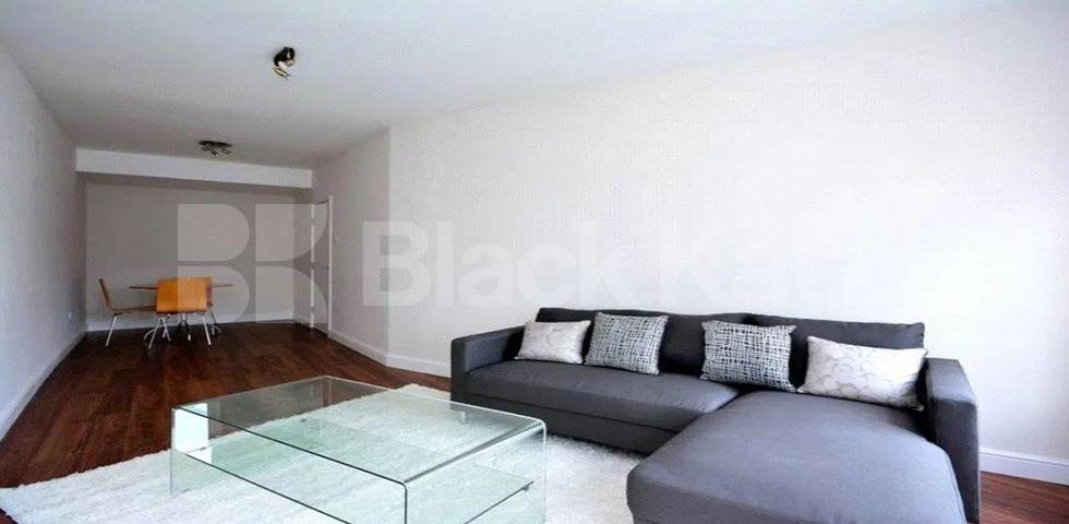 Recently refurbished two bed in Euston mins to ucl & uch  Euston Road, Euston