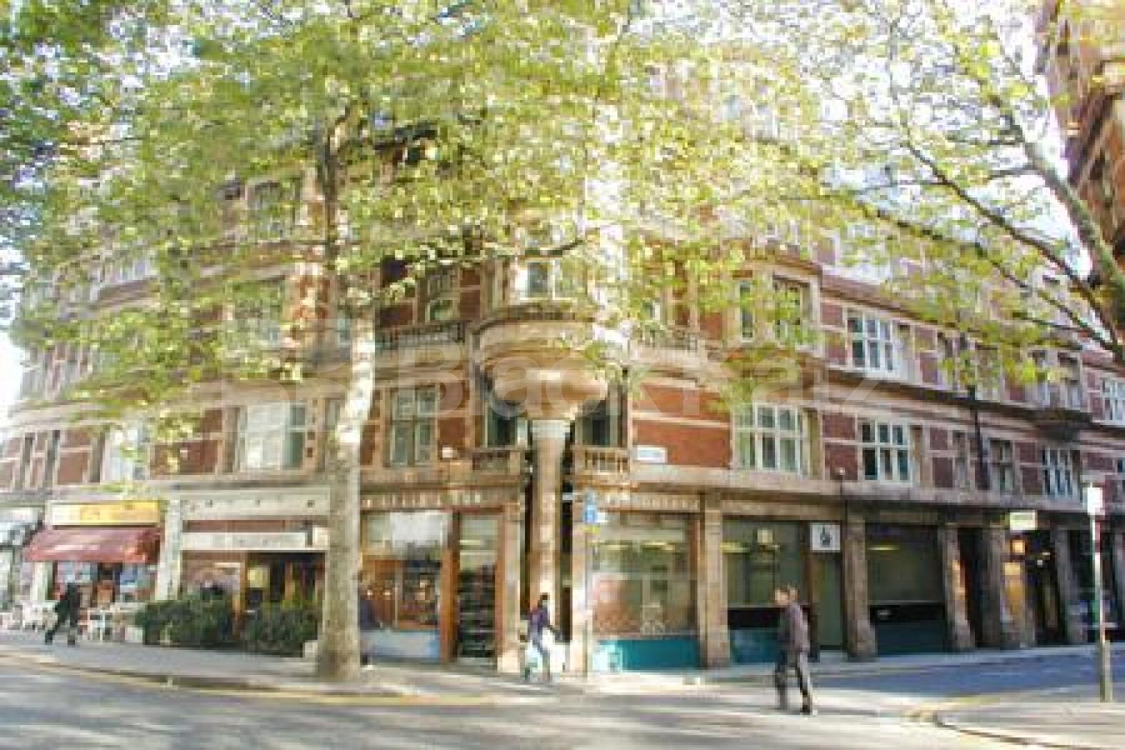 			NEW INSTRUCTION-IDEAL FOR 4 SHARERS!, 3 Bedroom, 1 bath, 1 reception Flat			 Grape Street, COVENT GARDEN