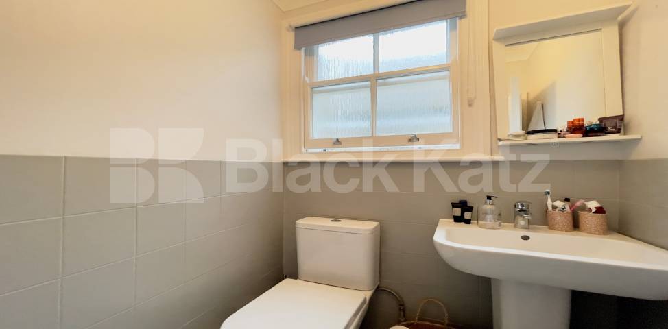 Stunning triplex period conversion with roof terrace  Clapham Road, Clapham North