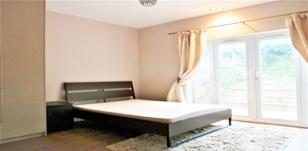 			SHARED GARDEN, 1 Bedroom, 1 bath, 1 reception Flat			 Heathfield Park, WILLESDEN GREEN