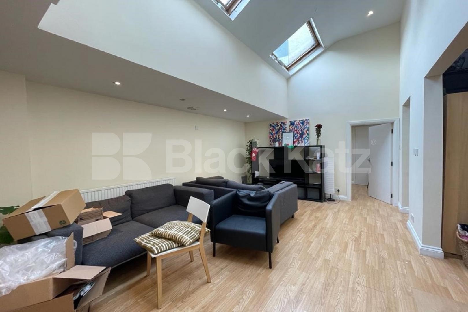 Flooded with natural light with 1050 Sq.,Ft of living & entertaining space Walworth Road, Elephant and Castle
