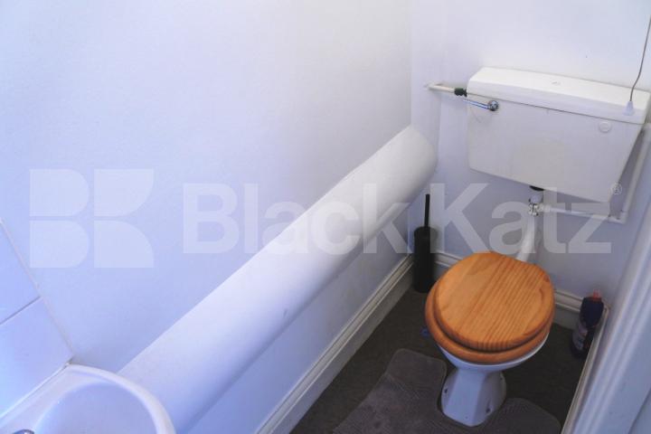 			2 Bedroom, 1 bath, 1 reception Flat			 Campsbourne Road, Hornsey