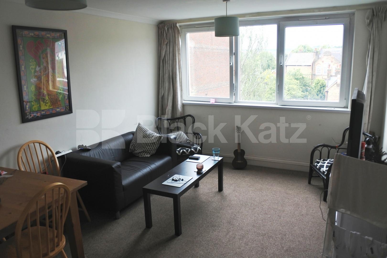 			2 Bedroom, 1 bath, 1 reception Flat			 Campsbourne Road, Hornsey