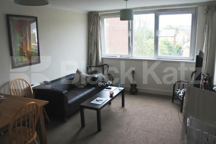 			2 Bedroom, 1 bath, 1 reception Flat			 Campsbourne Road, Hornsey