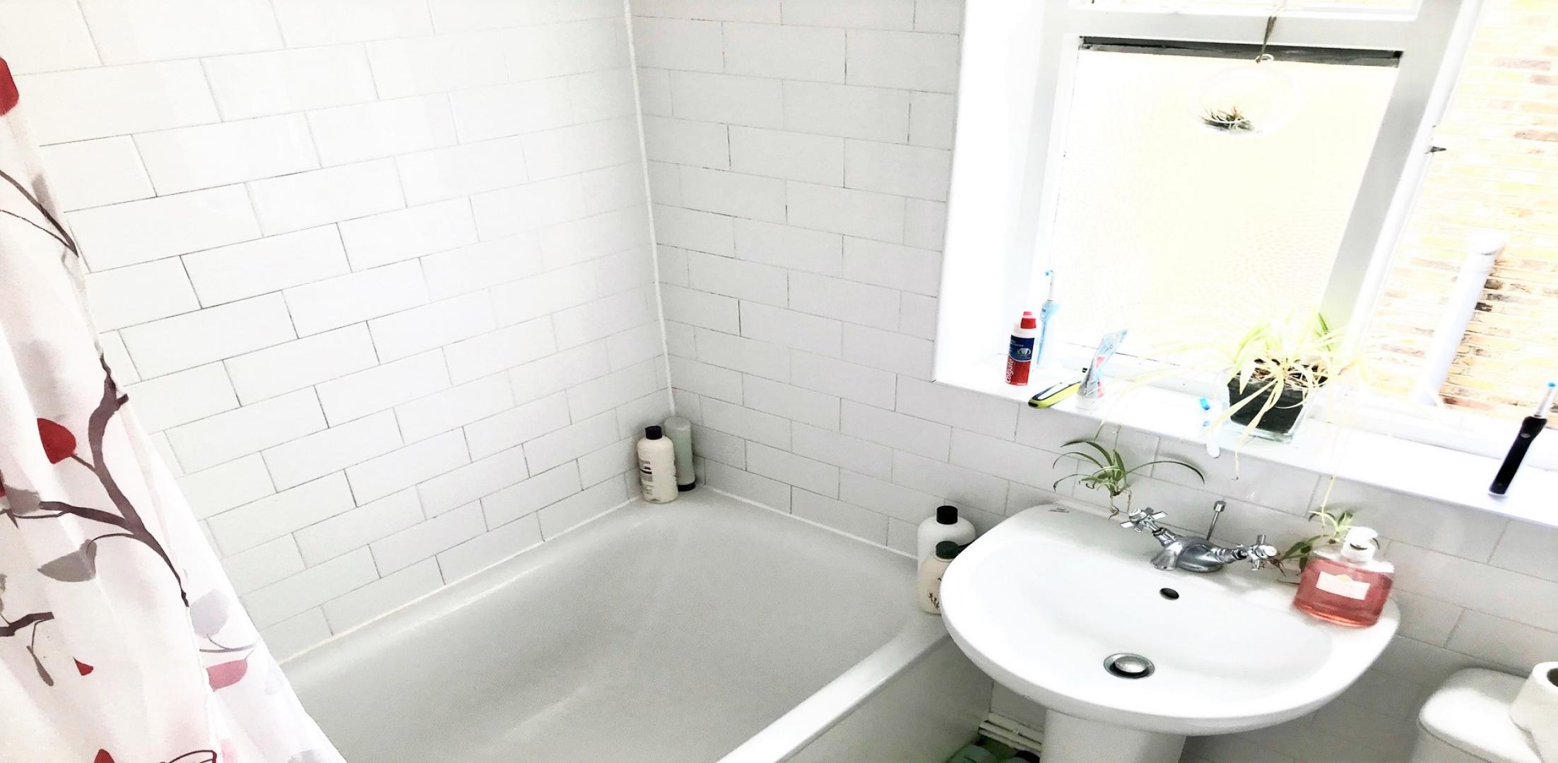 			1 Bedroom, 1 bath, 1 reception Flat			 Ashmore Road, MAIDA VALE / QUEENS PARK