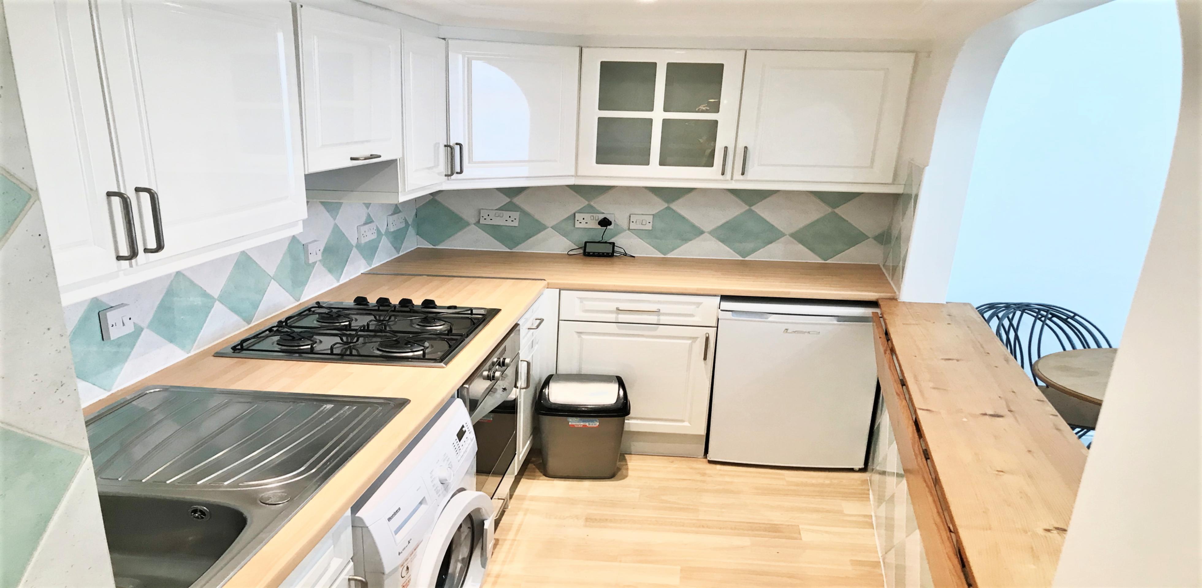 			1 Bedroom, 1 bath, 1 reception Apartment			 Howitt Road, BELSIZE PARK NW3