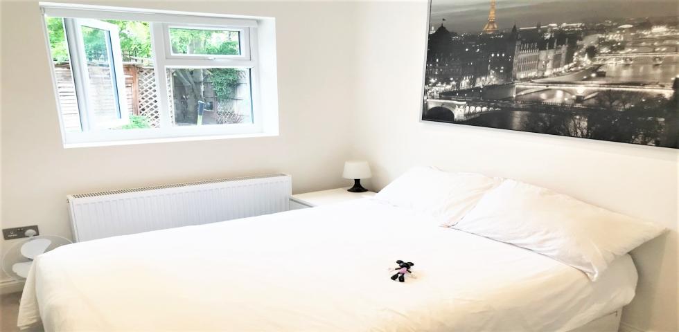 			PRIVATE GARDEN, 1 Bedroom, 1 bath, 1 reception Ground Floor Flat			 Agamemnon Road, WEST HAMPSTEAD