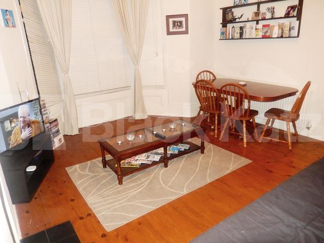 			LET, 1 Bedroom, 1 bath, 1 reception Flat			 Westwick Gardens, Shepherds Bush/Brook Green