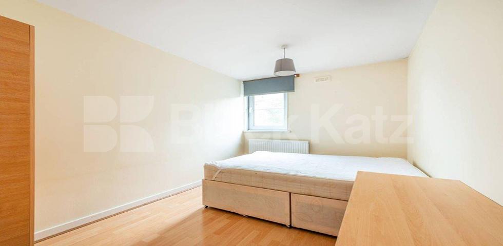 Spacious 4 bed with lounge by Notting Hill and Paddington Westbourne Park Road, NOTTING HILL