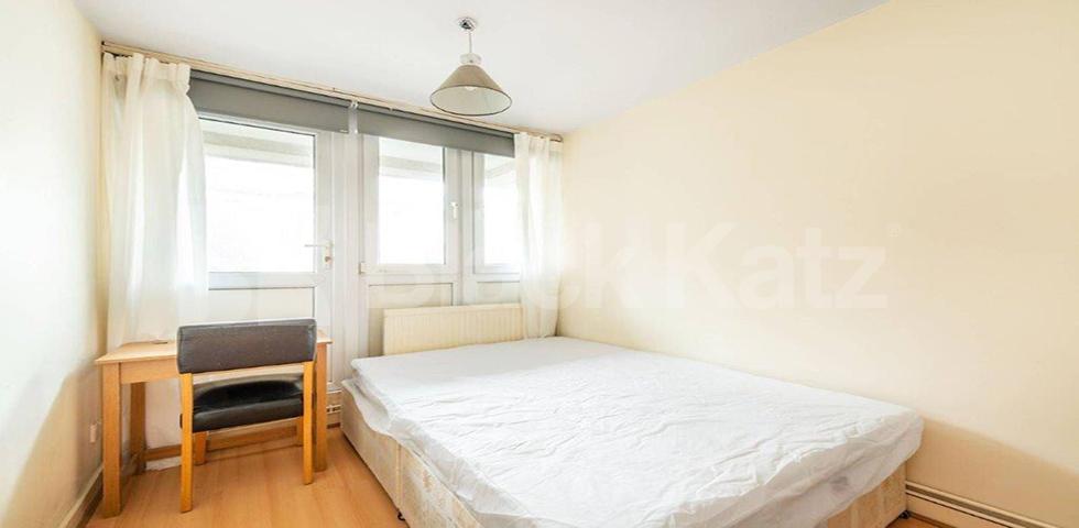 Spacious 4 bed with lounge by Notting Hill and Paddington Westbourne Park Road, NOTTING HILL