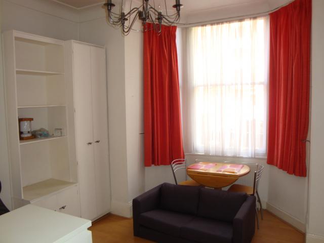 			NEW INSTRUCTION, Studio Apartment, 1 bath, 1 reception Studio			 West End Lane, WEST HAMPSTEAD