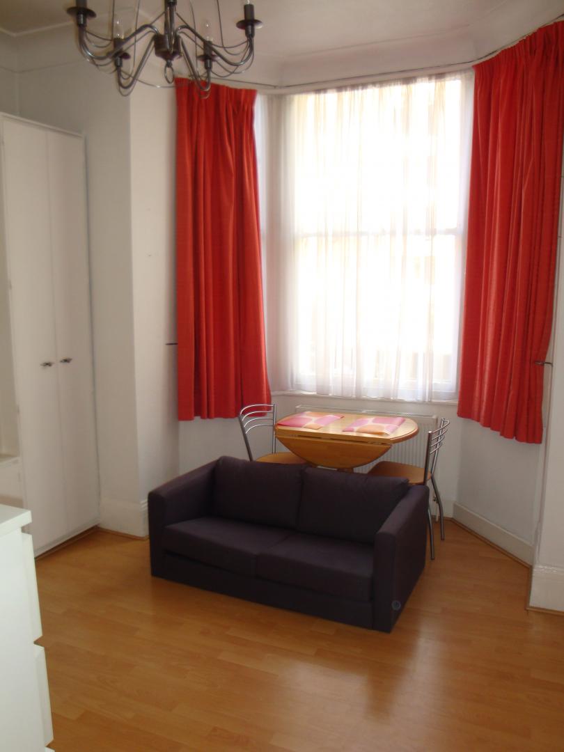 			NEW INSTRUCTION, Studio Apartment, 1 bath, 1 reception Studio			 West End Lane, WEST HAMPSTEAD