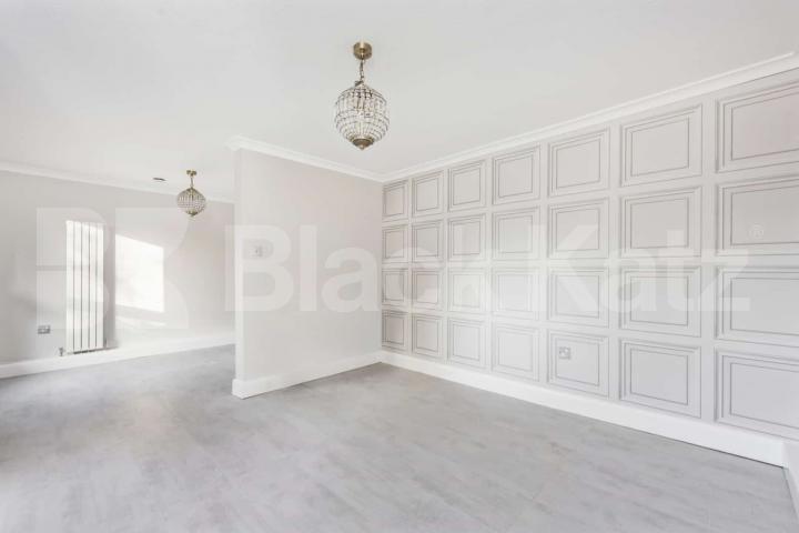 Newly refurbished to a high standard 2 bedroom property in the heart of Highbury Aubert Park, Highbury