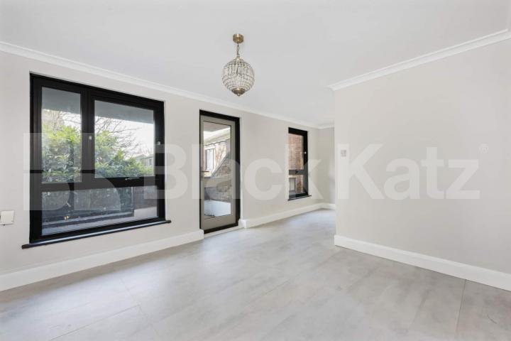 Newly refurbished to a high standard 2 bedroom property in the heart of Highbury Aubert Park, Highbury