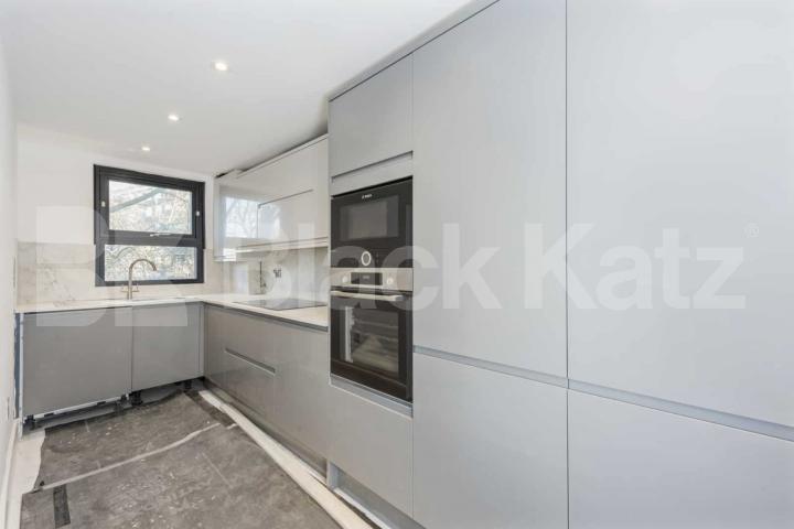 Newly refurbished to a high standard 2 bedroom property in the heart of Highbury Aubert Park, Highbury