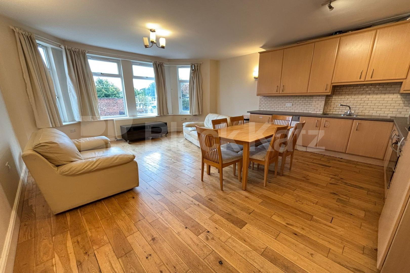 Generous three bedroomed, two bathroomed period conversion   Farnan Road  , Streatham
