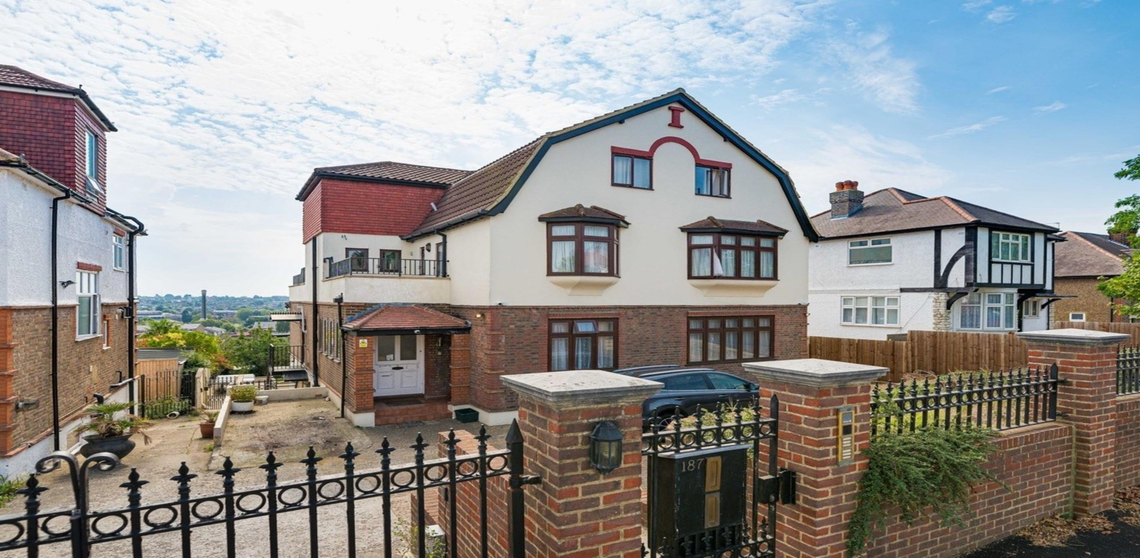 			3 Bedroom, 1 bath, 1 reception Flat			 Dollis Hill Lane, DOLLIS HILL NW2