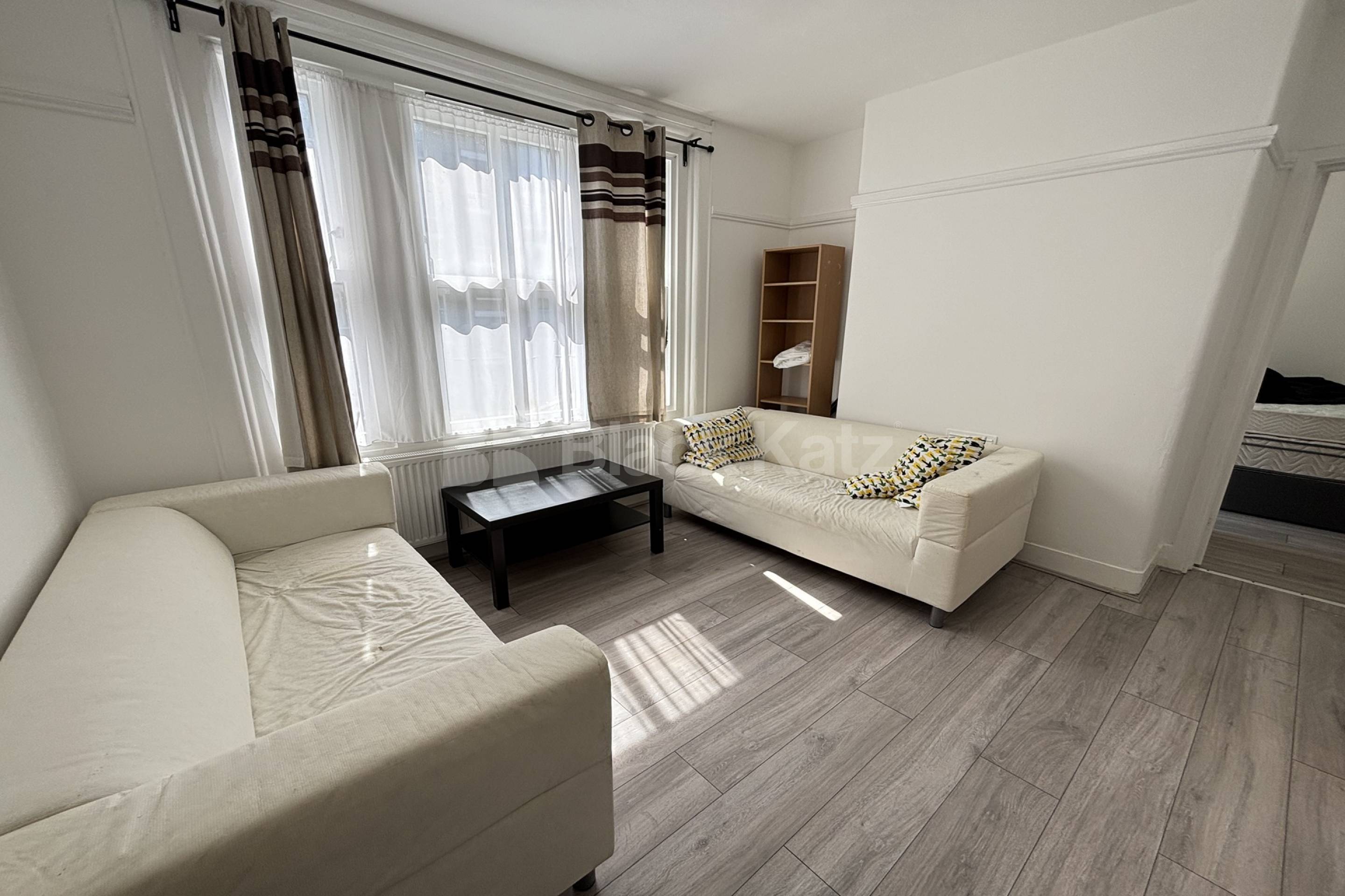 Bright & airy with stunning roof terrace with far reaching views of London Waleran Flats Old Kent Road, Borough/London Bridge SE1