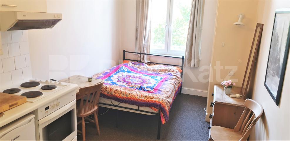 			Studio Apartment, 1 bath, 1 reception Apartment			 Trebovir Road, EARLS COURT