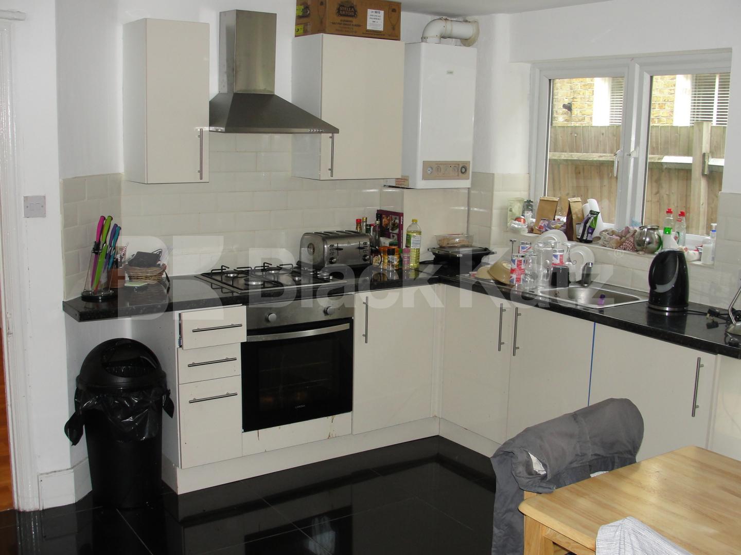 			3 Bedroom, 1 bath, 1 reception Apartment			 Helix Road, Brixton