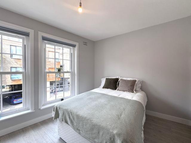 Modern Studio High Road, Willesden Green