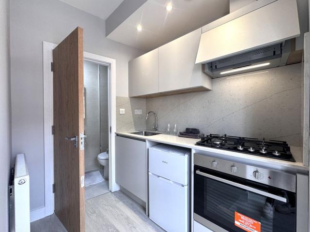 Modern Studio High Road, Willesden Green