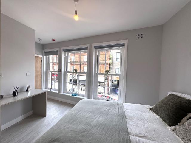 Modern Studio High Road, Willesden Green