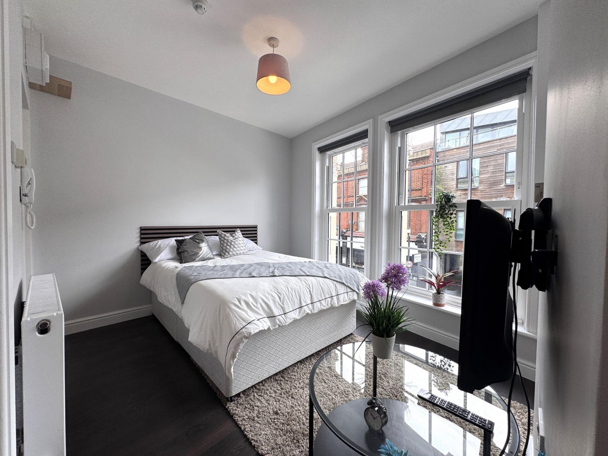 Modern Apartment High road, Willesden Green NW10