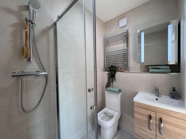 Gas, heating, and hot water are all included Heathfield Park, Willesden Green