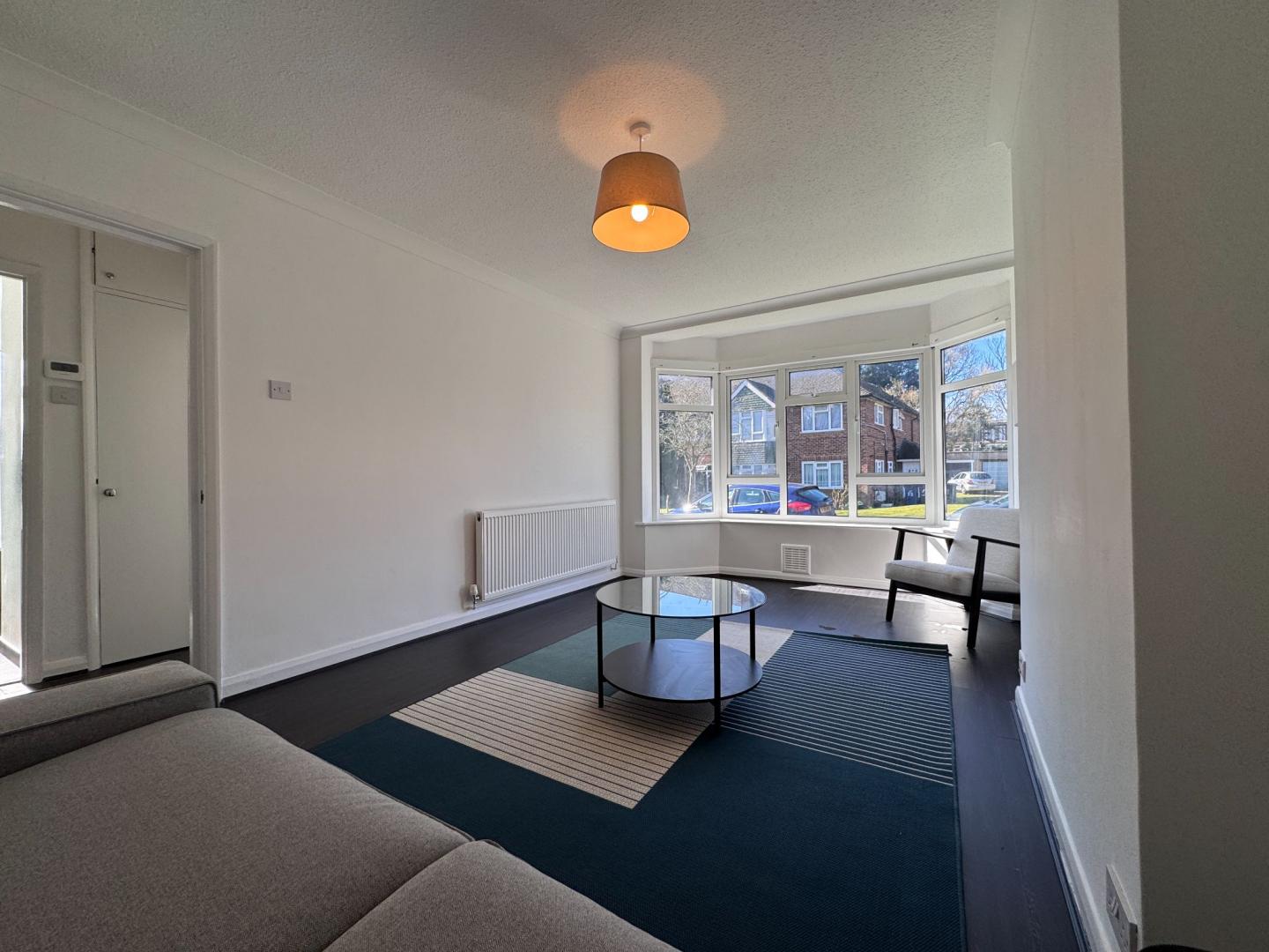 			2 Bedroom, 1 bath, 1 reception Apartment			 Sterling Avenue, Edgeware