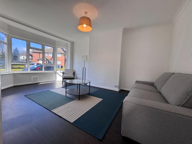 			2 Bedroom, 1 bath, 1 reception Apartment			 Sterling Avenue, Edgeware