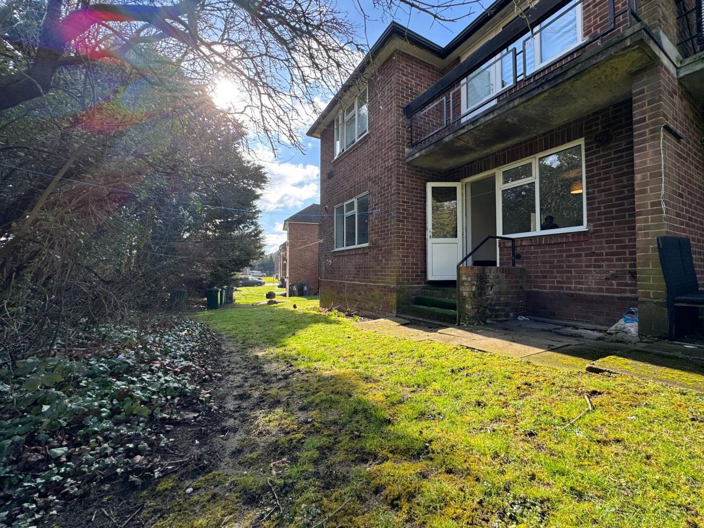 			2 Bedroom, 1 bath, 1 reception Apartment			 Sterling Avenue, Edgeware