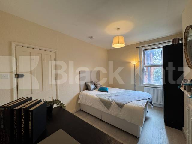 Shared house Kings Road, Willesden Green