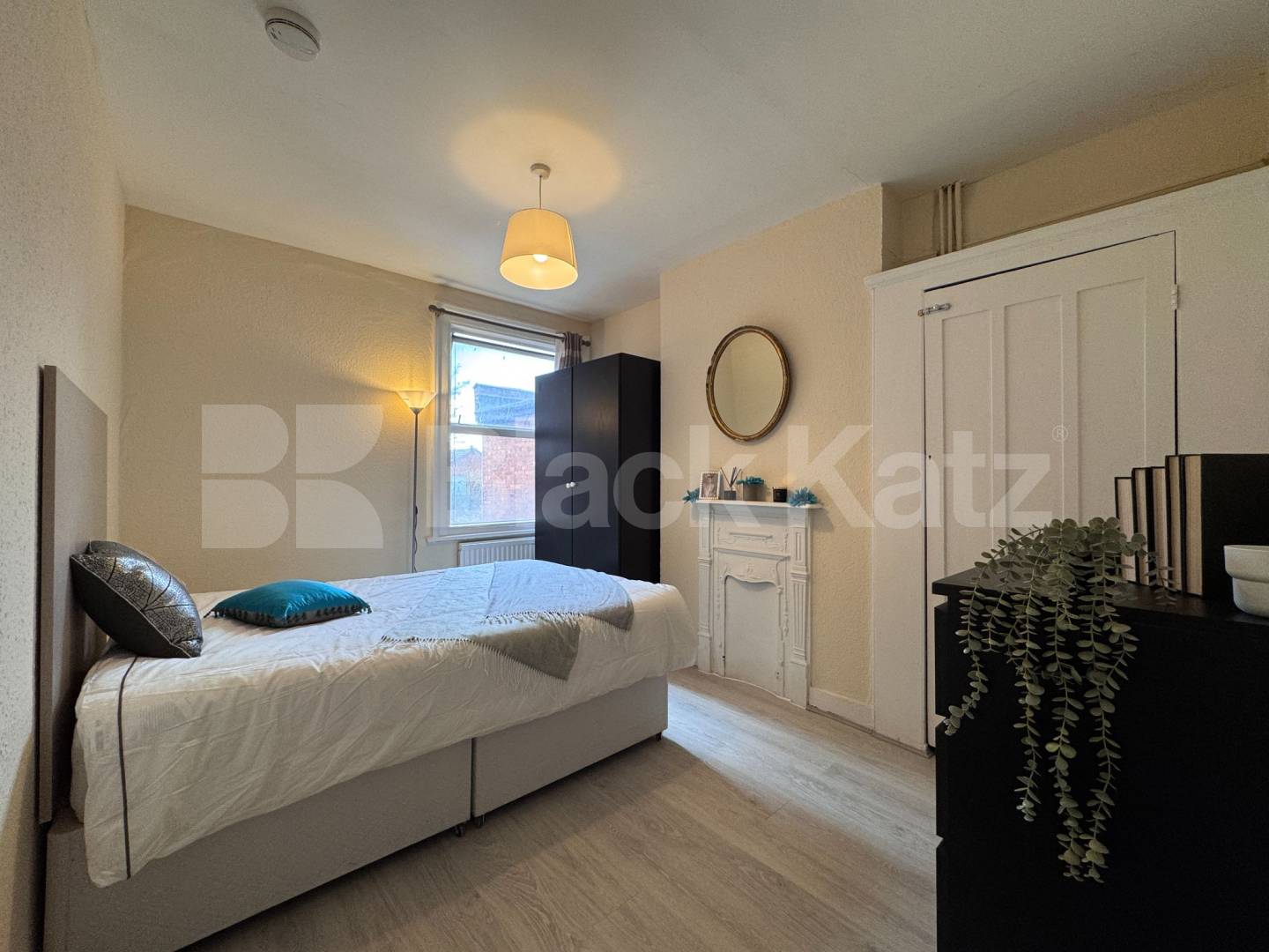 Shared house Kings Road, Willesden Green