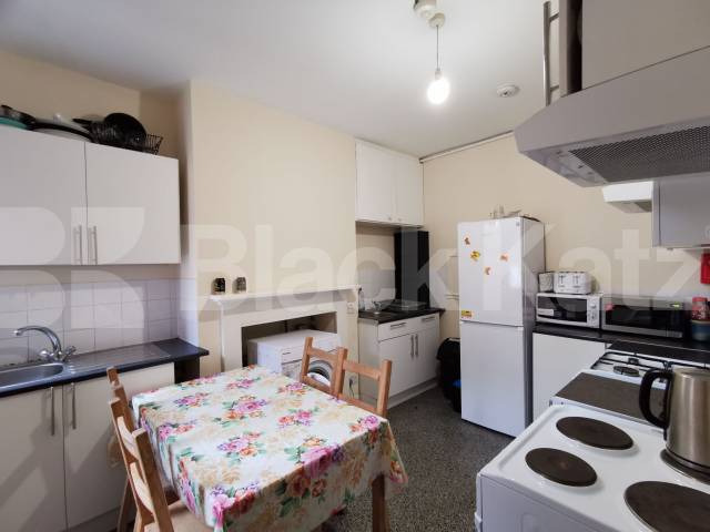 Shared house Kings Road, Willesden Green