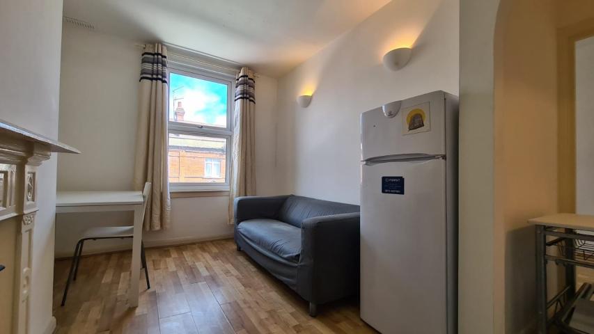 Modern and Central Apartment High Road, Willesden Green